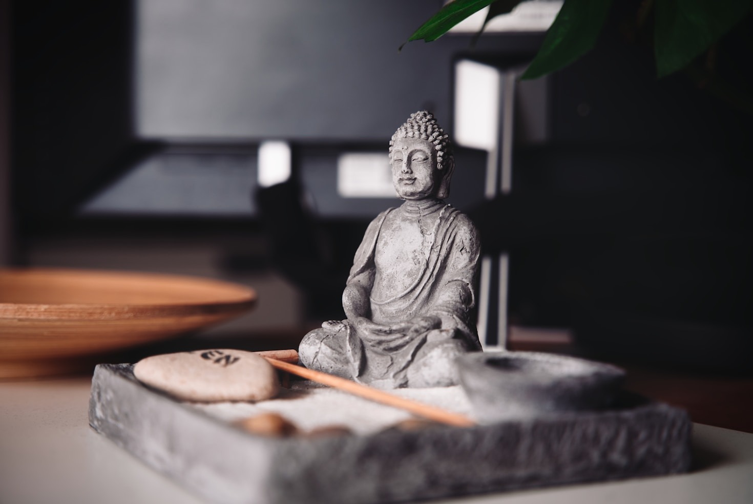 Tương Sinh và Tương Khắc: Hai mặt của một nguyên lý